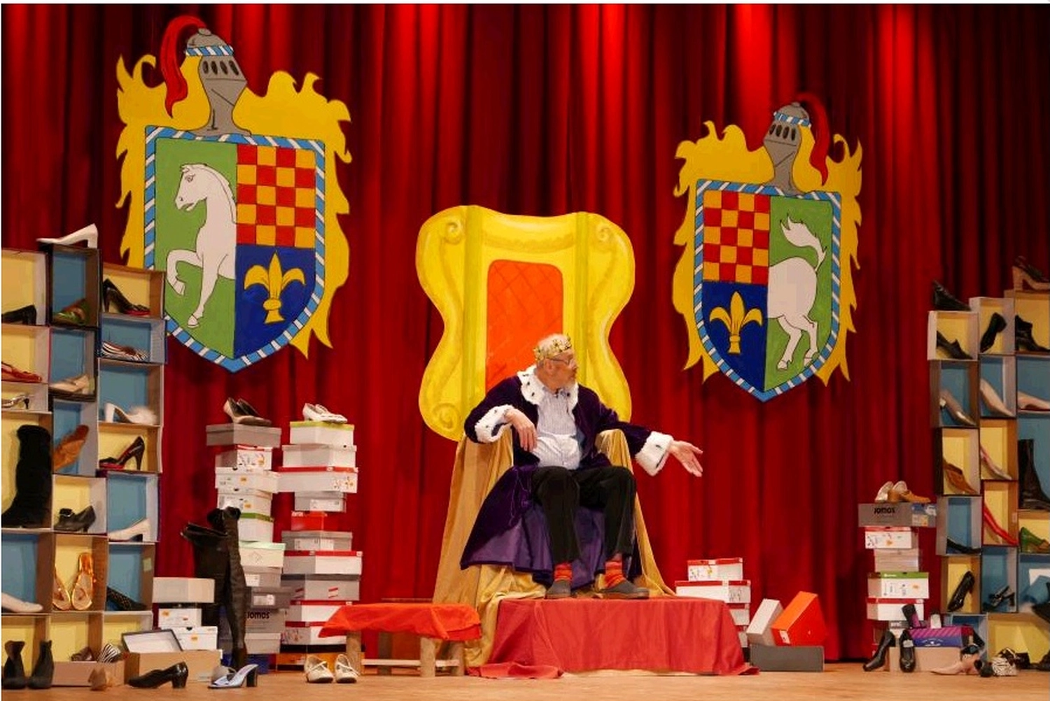 Peter Futter Schneider – Geschichten aus Büchern durch Bühnenaufführungen zum Leben erwecken – Men in Theater Stage